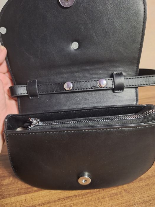 Продам женскую сумочку 4000