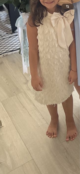 Рокля за момиче на 4-5 години с ресни и панделка