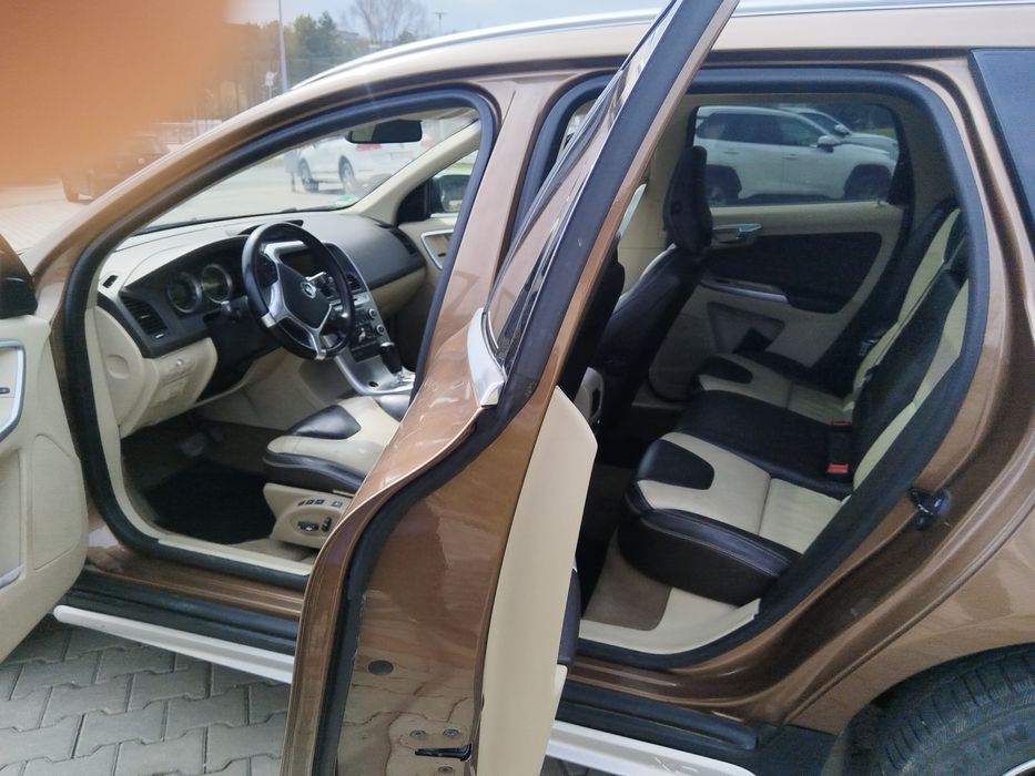 Vând  Volvo XC60 2,4 diesel 2010 cutie automata