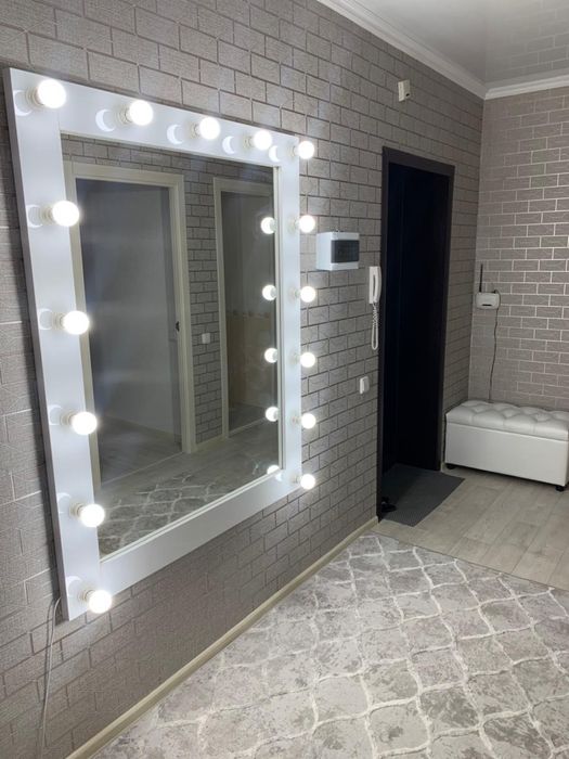 Продам зеркало гримерное