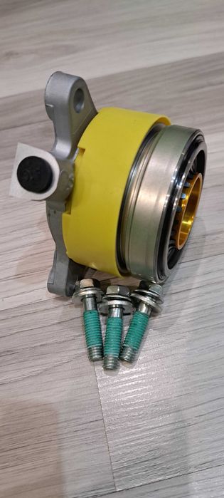 Лагер помпа Тойота Авенсис Aisin