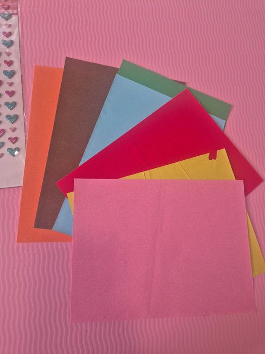 Крафт материали и стикери