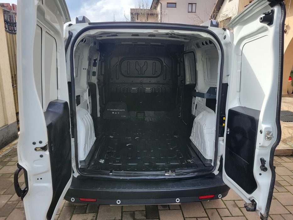 Ocazie - 90.000 Km ! Opel Combo Maxi - 2018 -EURO 6 !