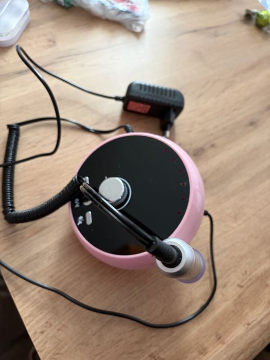 Електрическа фреза/пила за маникюр с педал