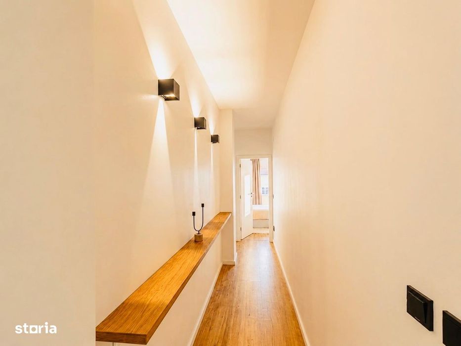 Apartament cu 3 Camere | 90 mp Utili | 2 Parcari | Complet Renovat |