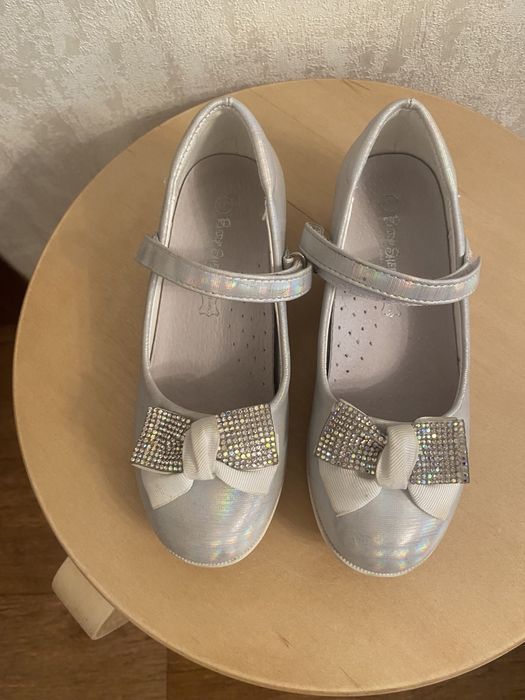 Продам туфли детские