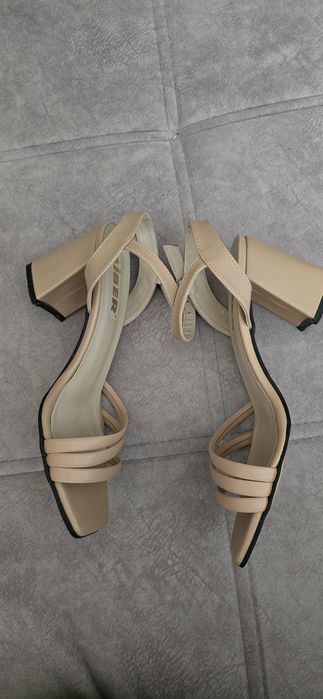 Сандали  пудра..