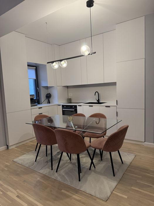 Apartament 3 camere , botanica , centru