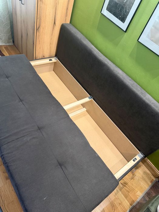 Разтегателен диван, закупен през октомври 2025 г.