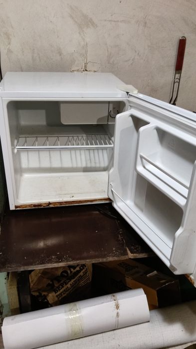 Маленький холодильник