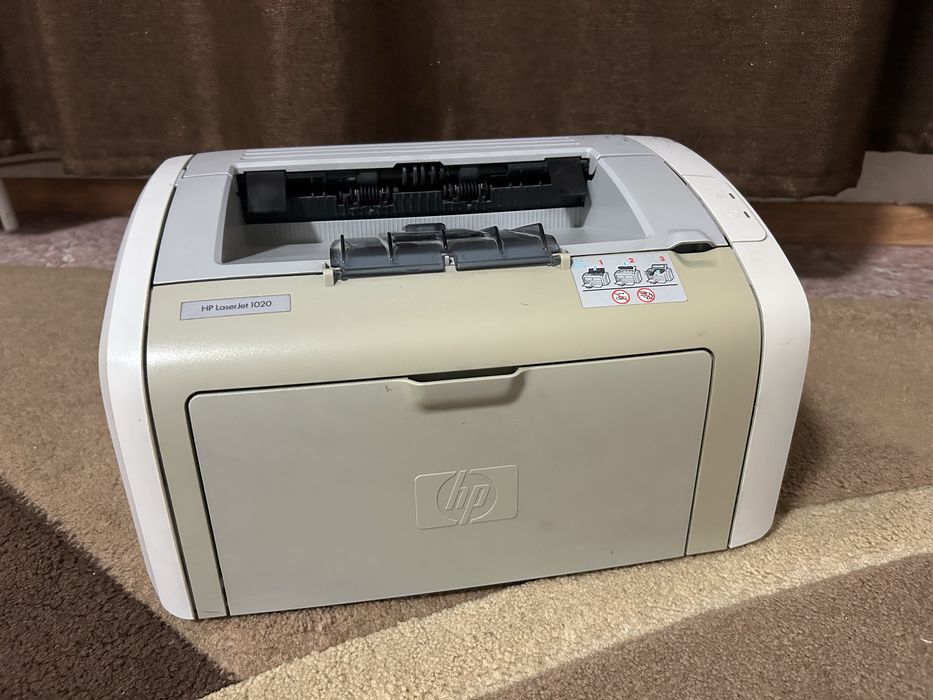 Продаётся принтер HP LaserJet 1020
