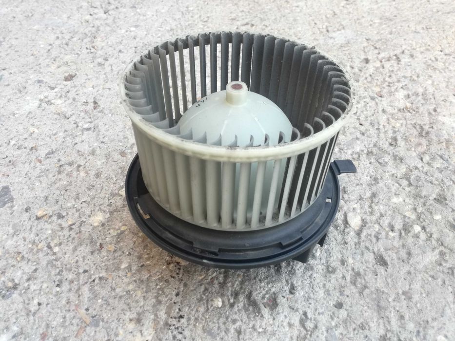 Jeep Cherokee KJ/ Чероки мотор/ моторче/ вентилатор парно