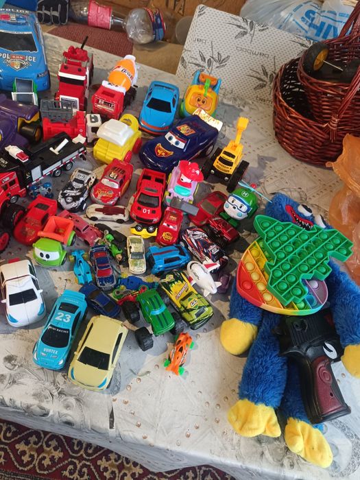 Большой пакет машинок