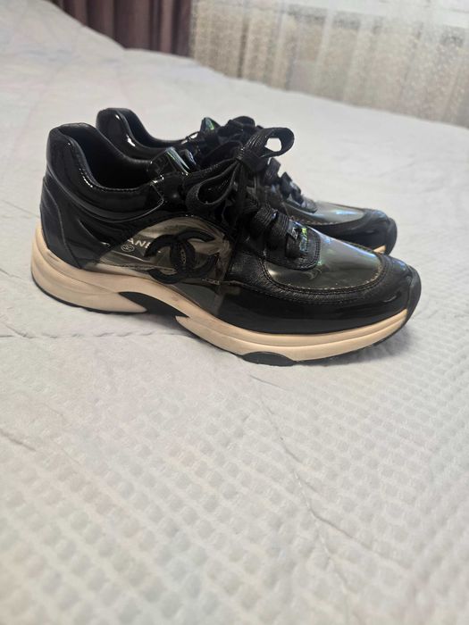 Adidași CC 37.  Piele și silicon
