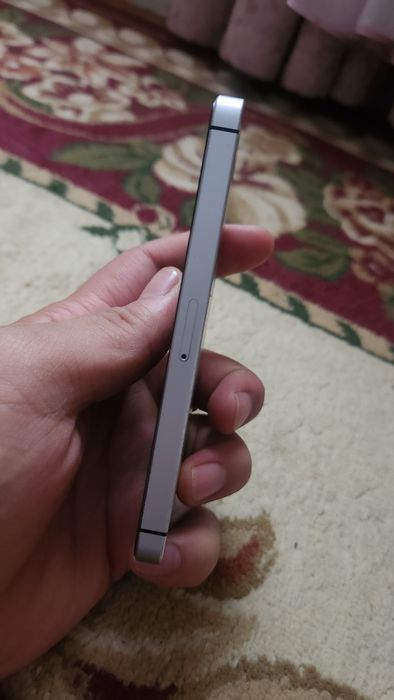 Iphone SE 2016 holati yangidek