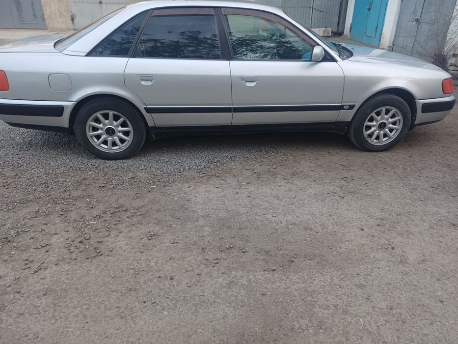 Ауди 100 с4