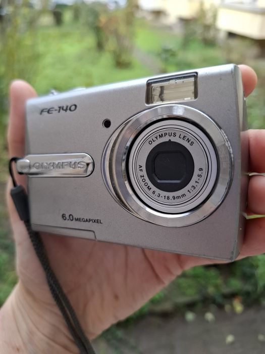 Компактен дигитален фотоапарат Olympus FE-140