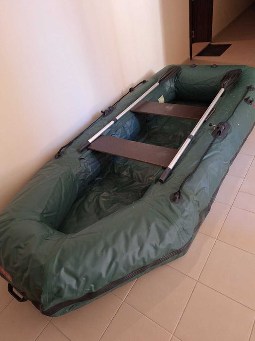 Руска надуваема лодка с твърдо дъно