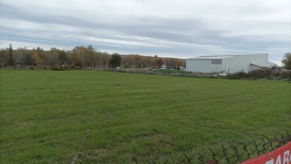 Дава се под наем Парцел в с. Пчелник, Област Варна - 850 кв.м за 15000 € - Снимка #1