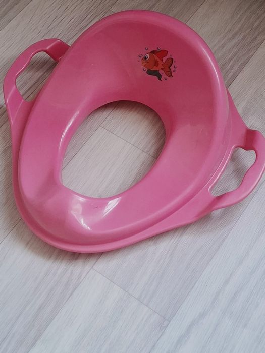 Продам детский горшок.