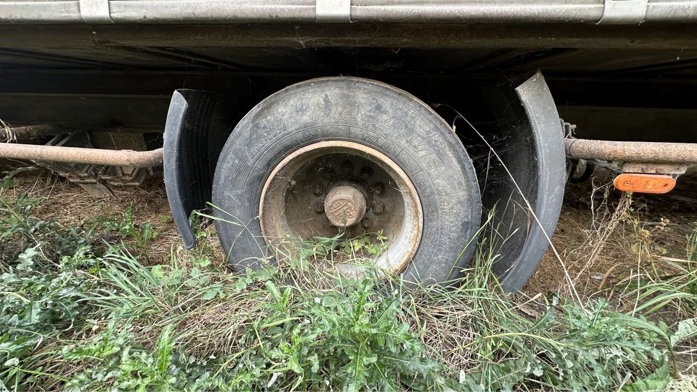 Remorca tandem 1 ax 11 tone , 7.8 cu container prelata detasabil