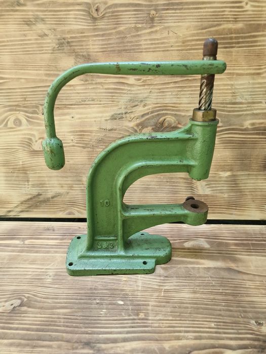 Presa capse, riveti, nituri