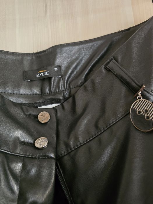 Кожен панталон  38