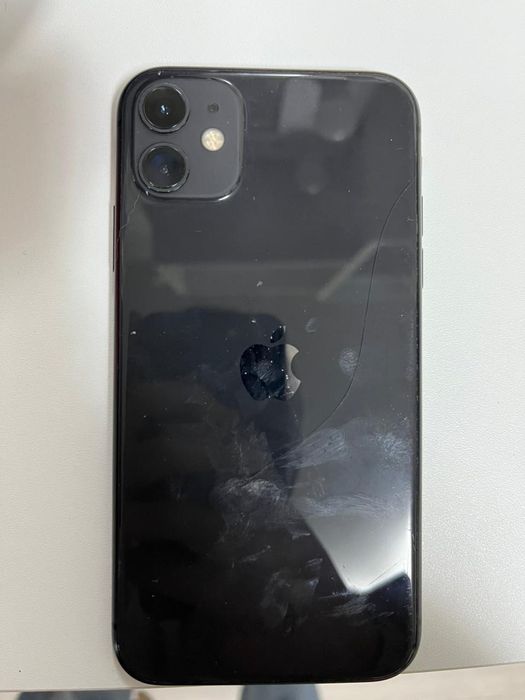 СРОЧНО ПРОДАМ айфон 11, 79 акум