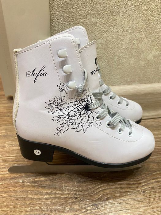 Продам коньки детские