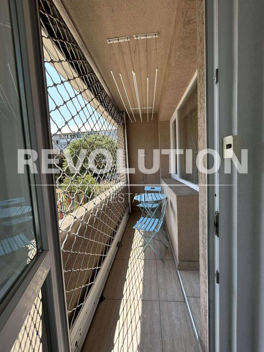 Тристаен апартамент в района на Окръжна болница!