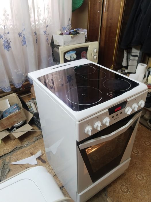 Продам стеклокерамическую плиту Hansa