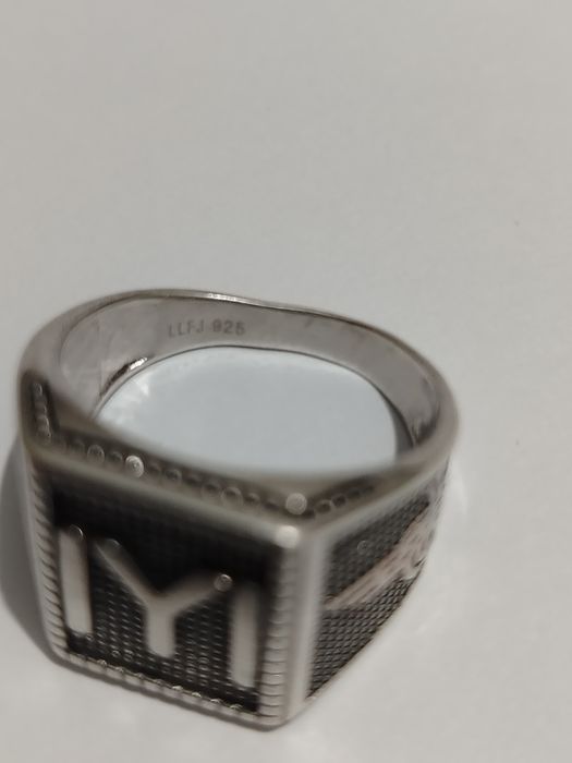 925 kumush uzuk kayi belgisi bilan