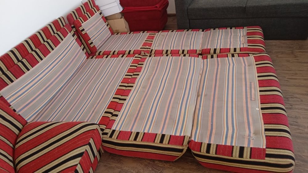 Ъглов диван голям.