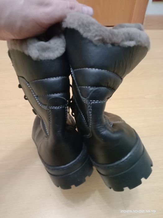 Продам зимние берцы 42 размера