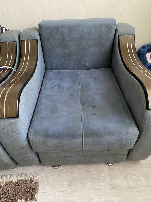 Продам кресло с пуфиком