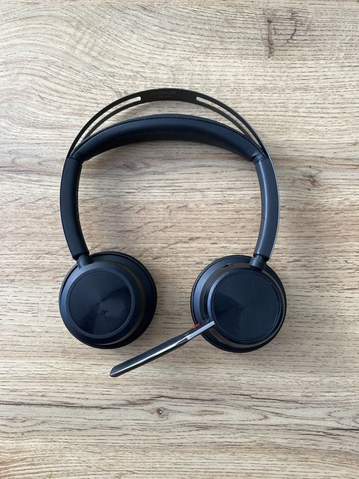 Casti Poly Voyager Focus 2