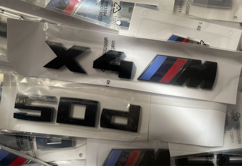 Cifre emblema logo Bmw crom negru lucios X3M X4M X5M X6M M aripa