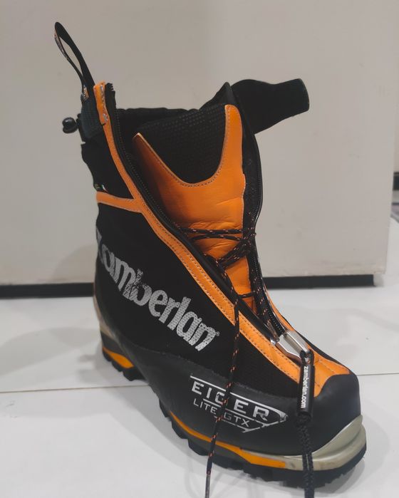 Продам горные ботинки