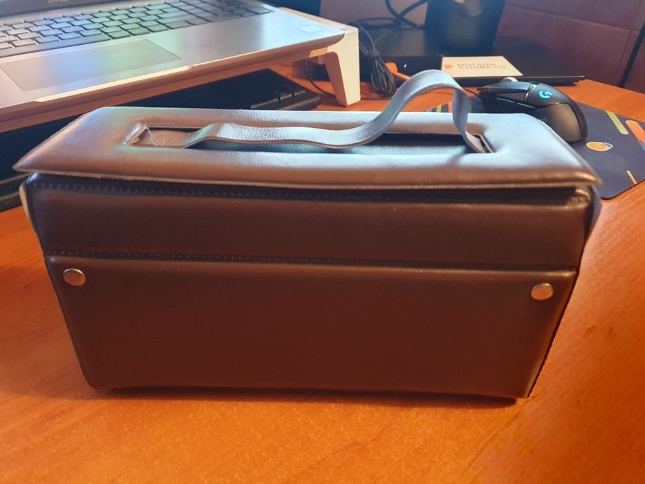 2 Genti pt.casete audio +11 casete sigilate si 12 inregistrate