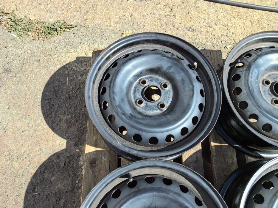 15 цола 4 х 100 мм Хюндай / Кия / Мазда / Тойота - 6 Инча / ЕТ 46