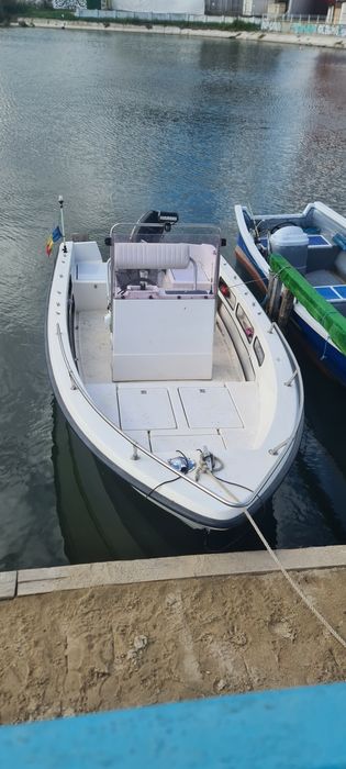 Barca cu motor Brezza