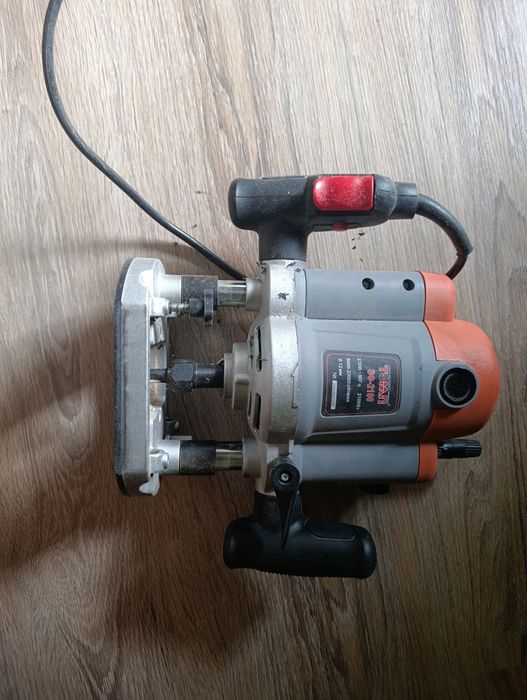 Продам ручной фрезер