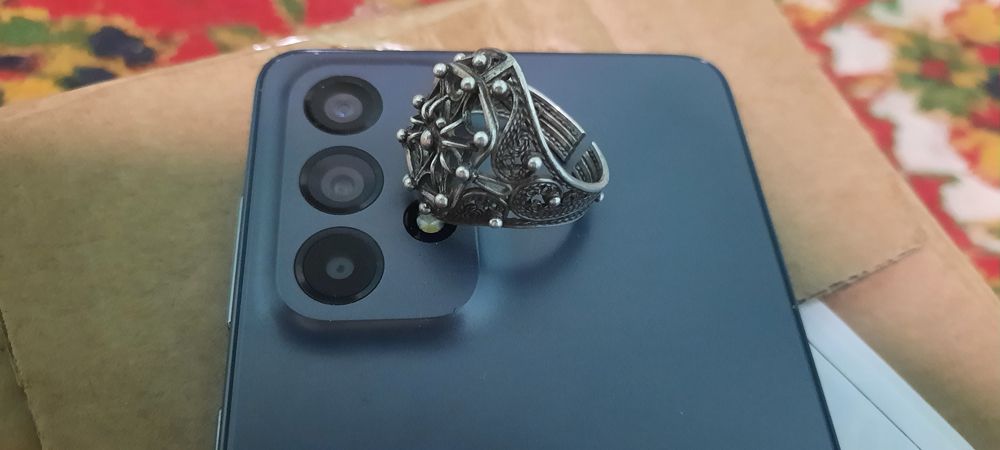 Mujskoy Kumush uzuk qo'l mehnati,sotuvda topilmaydi