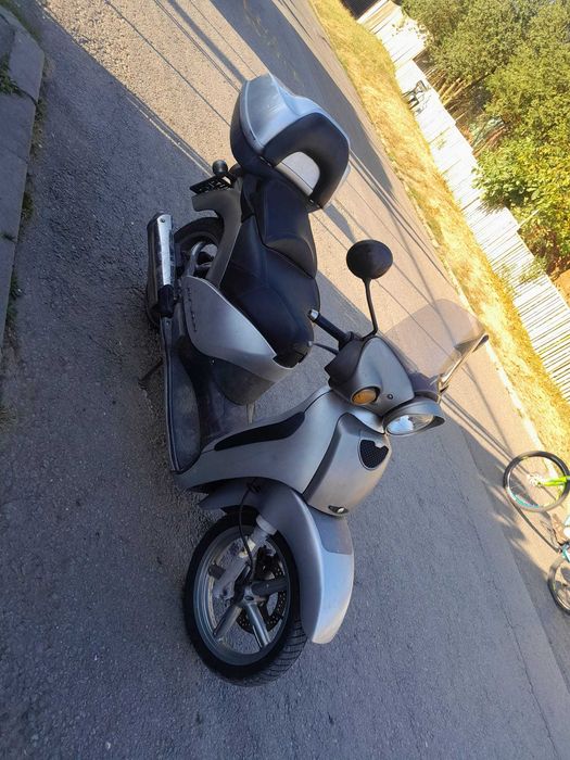 Aprilia Scarbeo an 2003 SE VINDE