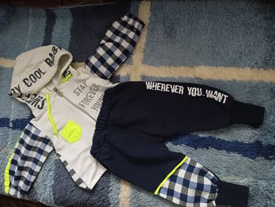 Vând costumaș de trenig