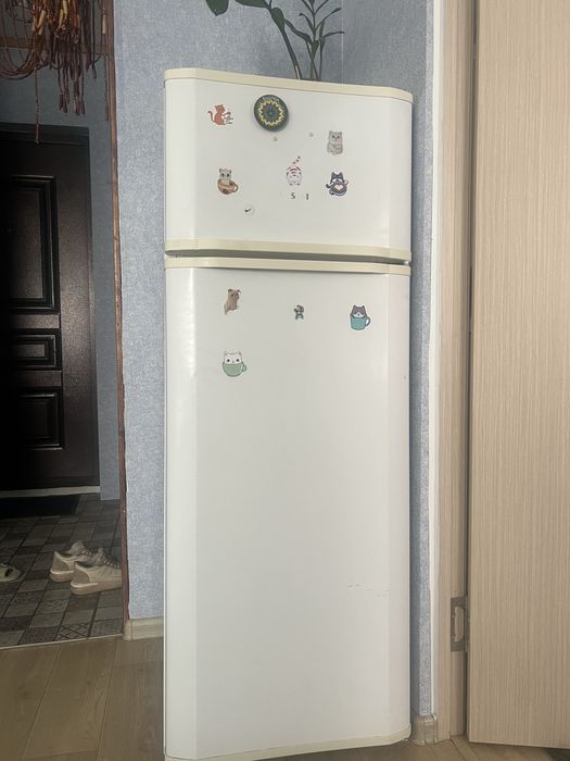 Холодильник б/у. Чистый. Самовывоз.