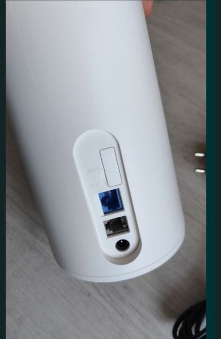 Router Huawei Gigacube B528s-23a LTE 4G Cat. 6 Wi-Fi 300Mbit SIM Card-