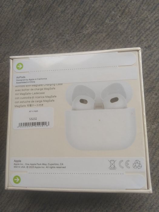 Продам AirPods3 новые.