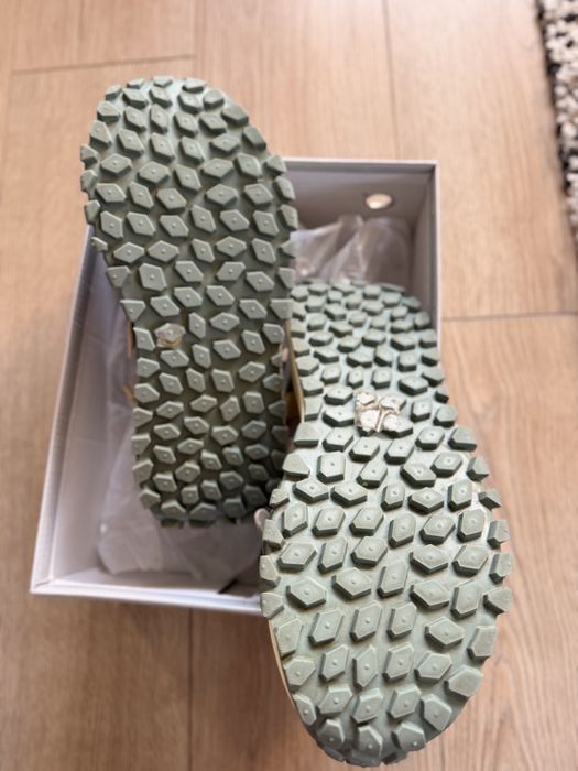 Уникални сникърси GOE