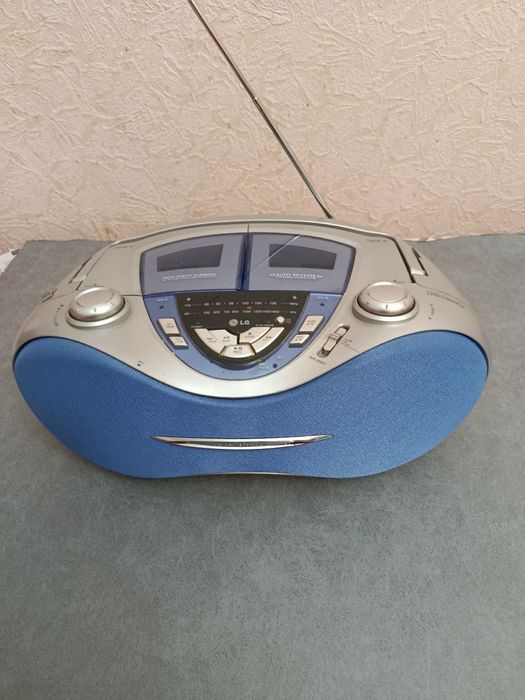LG двухкассетный магнитофон / радиоприёмник (Boombox) FM/AM, Auto Reve